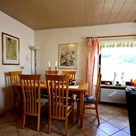Ferienhaus-holzapfel-ferienwohnung-sonnengarten 公寓